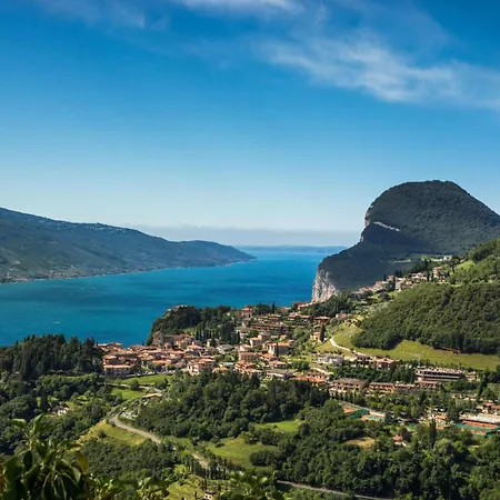 Casa Angiolina Lake Mountain View Tremosine
